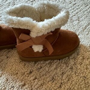 Primark suede girls Sherpa boots
